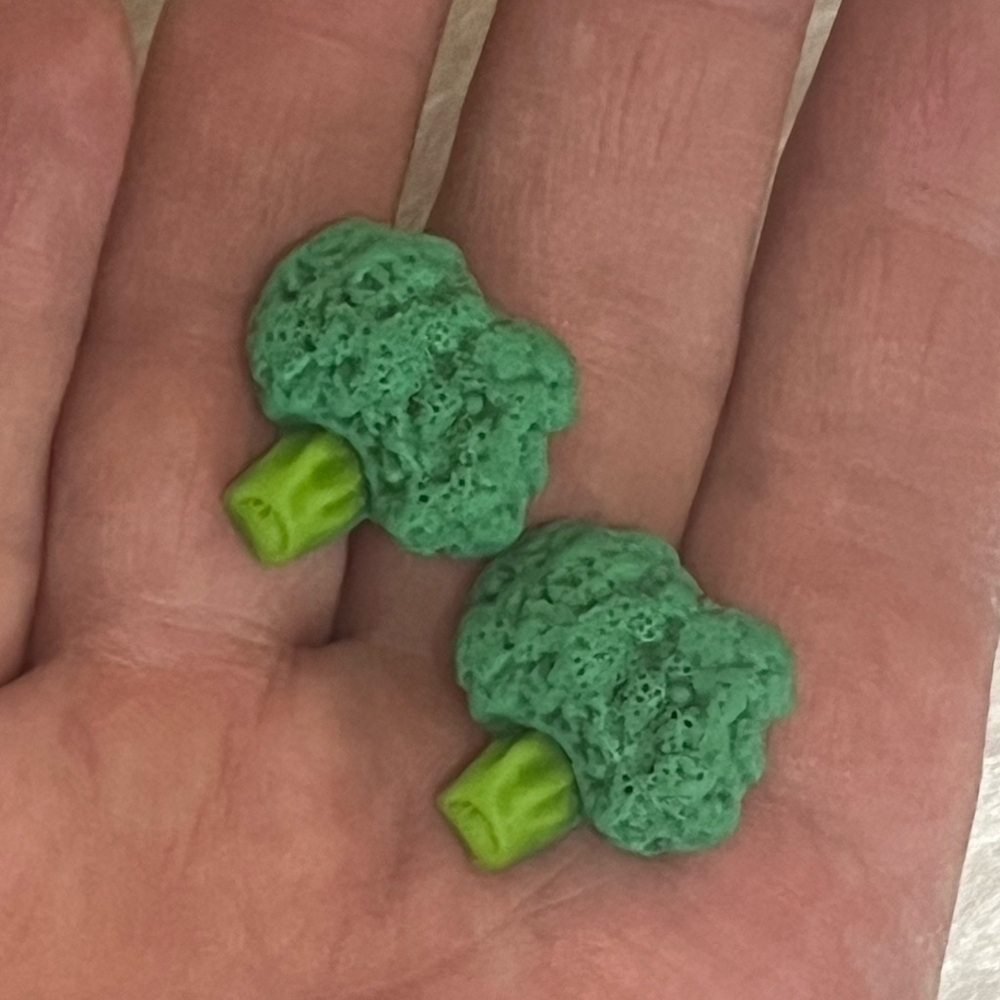 Broccoli Earrings - Picture 6 of 7